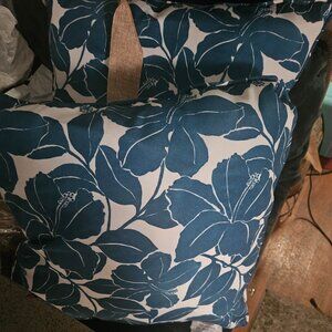 2 outdoor pillows brand new